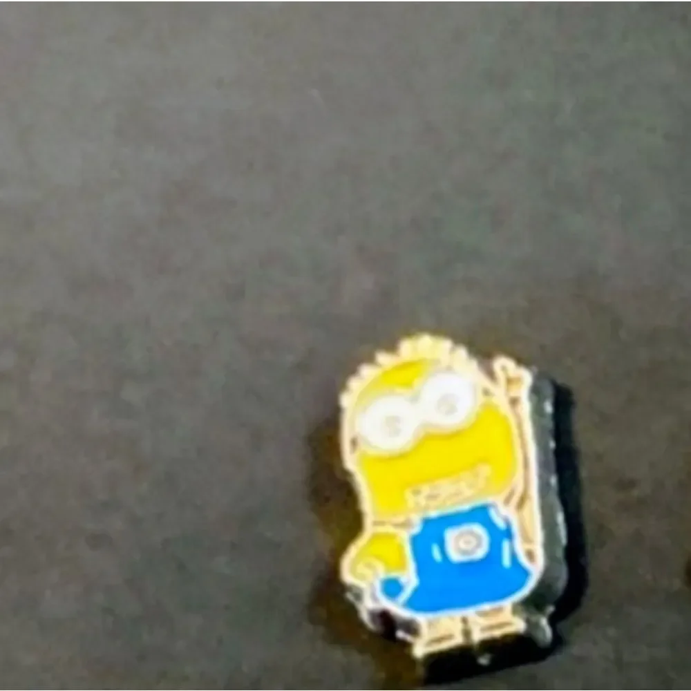 Floating locket charms- yellow minion with two eyes